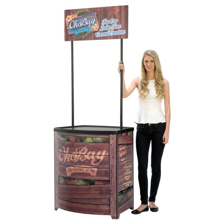 Mostrador promocional portátil para eventos de ventas.