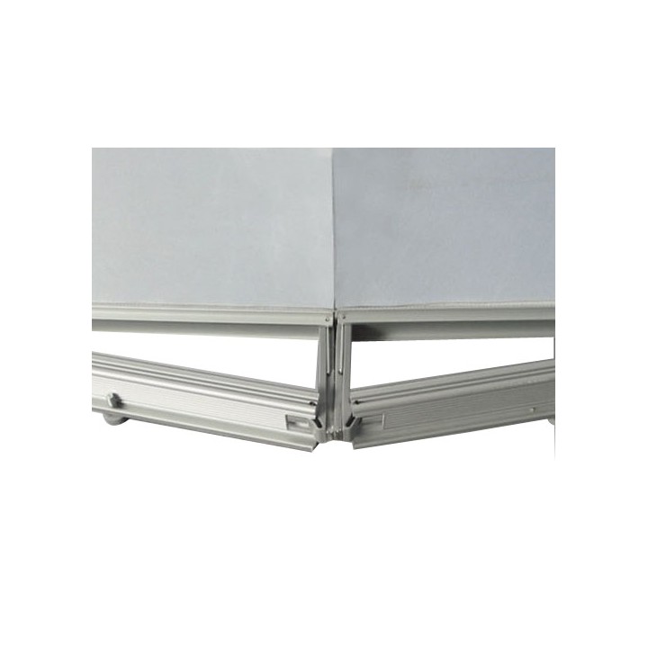 Linear straight and curved banner wall