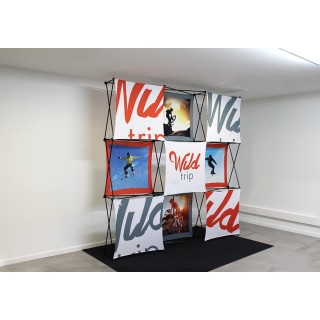 Pop-up wall with custom panels